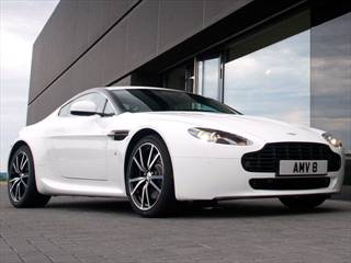 2012 Aston Martin Vantage 2-door V8 N420  Coupe photo